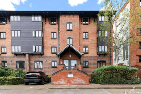 6D1E97AD-A6FB-402...