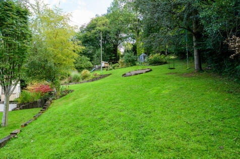 Plumtree Cottage-...