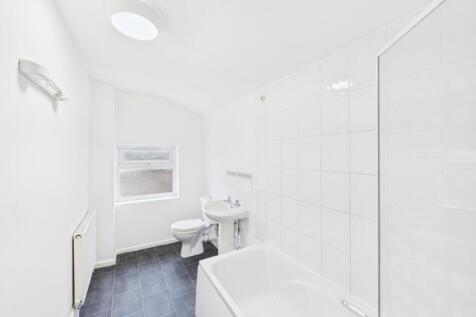 CAM03062G0-PR0217-STILL008 (1)