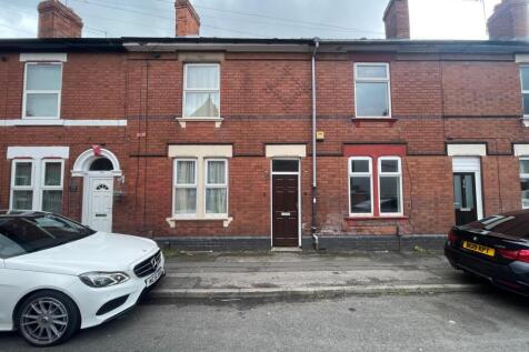 Three Bedroom Terraced House on Brighton Road