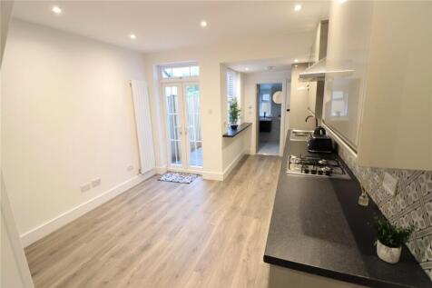 Nevill Grove, Watford, Hertfordshire, WD24 photo 4