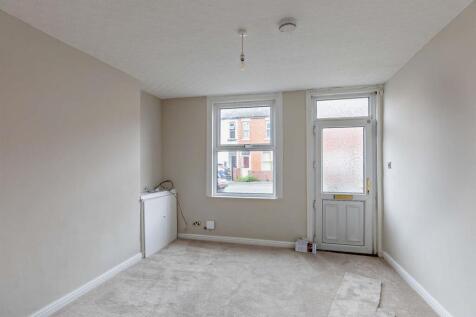 8698039-interior02-800.jpg