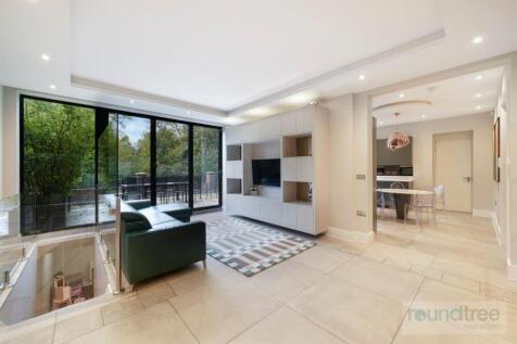 6 bed, 4 bath Detached in edinburgh - Photo 5