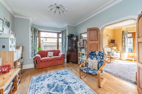 KITCHEN, DINER, SITTING ROOM AND LIVING ROOM