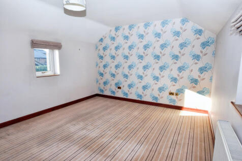 Principal Bedroom...