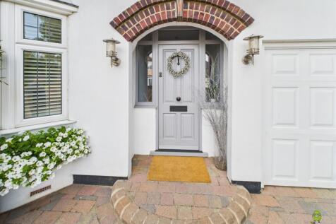 Presented by Clinton at EweMove Bexleyheath and Da