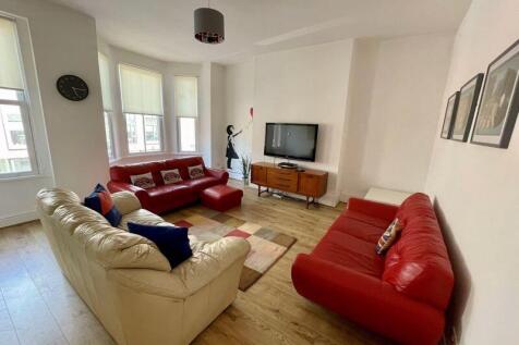 10-bed house on Nine Bedroom Student House - Bedford Street South, L7, £650/mo