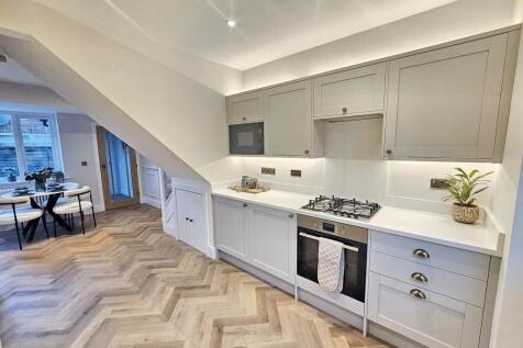 Rothesay Grove, Nunthorpe photo 3