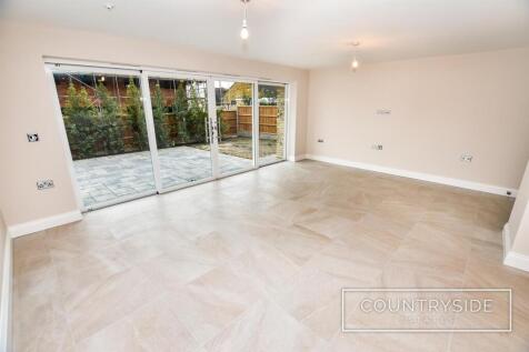 Open Plan Kitchen / Family Room