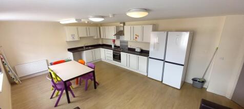 communal kitchen 