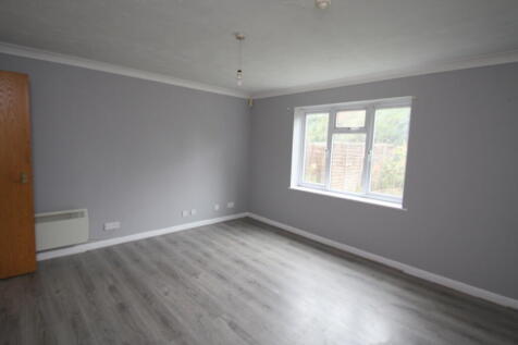 Honeysuckle Way, Bedford photo 4