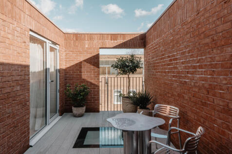 265902 - Stoke Newington High Street_Re-edits_H...