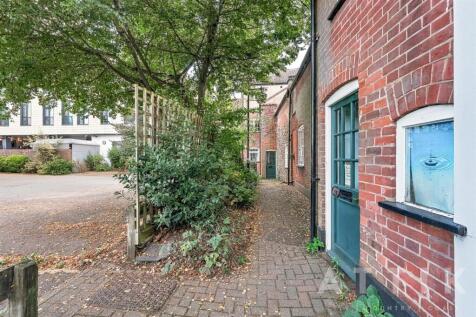 DukeStreet_700580.jpg