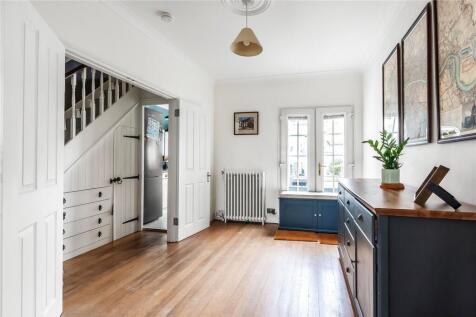Sitting/ Dining Room