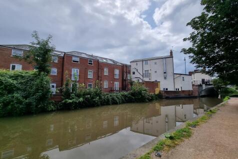 2-bed flat on Flat 2, 7 Brunswick Street, Leamington Spa, £1,420/mo