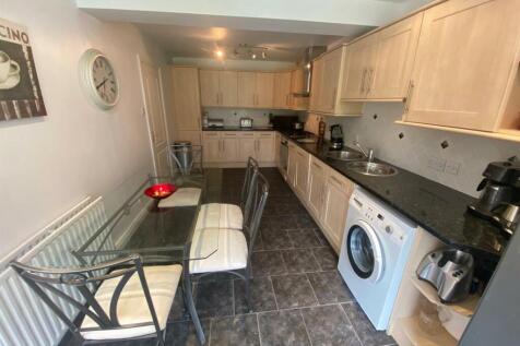 kitchen 2.jpg