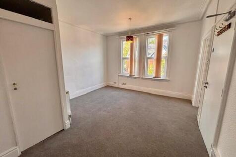 Strensham Rd, Moseley, B12 9RR photo 2