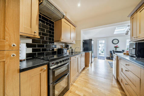Kitchen breakfast room angle 4
