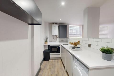 Flat 7, Hoods Hideout, 66-72 Houndsgate NG1 6BA photo 3