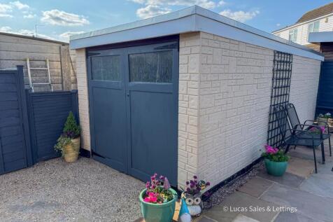 5 St James Cl Kettering-11.jpg