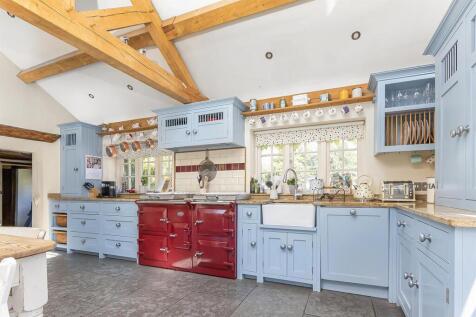 Tall trees, Kites Hardwick