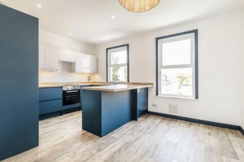 A newly refurbished, modern, three bedroom first floor flat. This stylish conversion has its own private entrance, a spacious open plan kitchen/diner, three good sized bedrooms and modern family bathr
