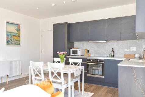 Kitchen/Lounge/ Dining Area