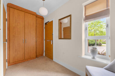 Apartment 22, Bou...