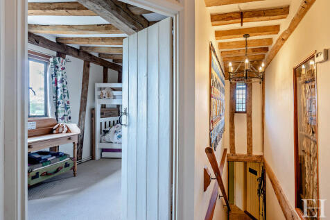 8640802-interiorW...