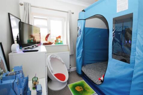 57f6bd36-Bedroom 202.JPG