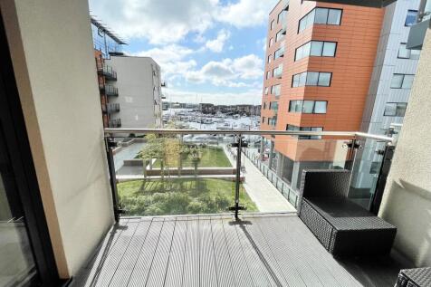 2-bed flat on The Blake Building, Admirals Quay, Ocean Way, SO14, £1,300/mo