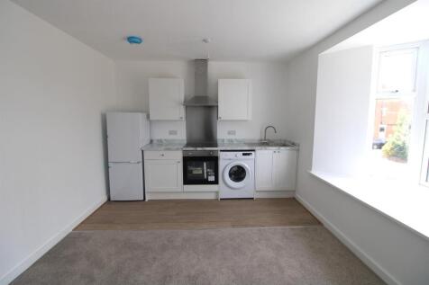 1-bed flat on Duke Street, Failsworth, £895/mo