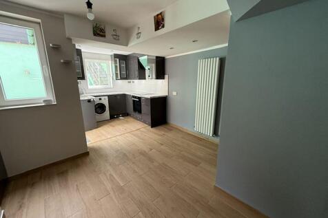 Courtenay Road, Great Barr, Birmingham B44 8JA photo 4