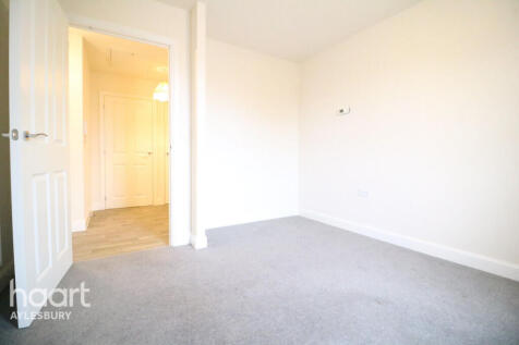 Bellingham Way, Aylesbury photo 4