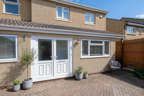 4-bed semi-detached on Close to Airbus, Filton, South Gloucestershire, £2,480/mo