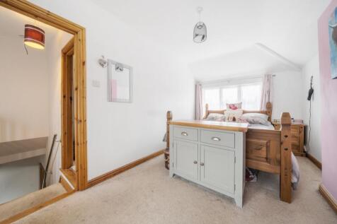 1359383-9-68d3c63a21403