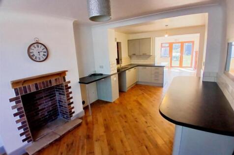 Dining kitchen.JPG