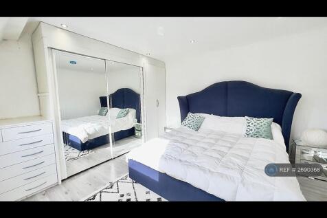 Room 1 Super King Bed