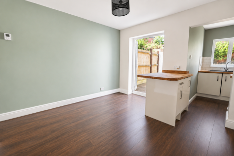Wickham Road  Fareham  UNFURNISHED photo 4