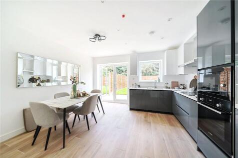Kitchen/Dining Area