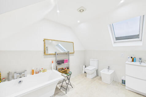 CAM02909G0-PR0507-STILL005