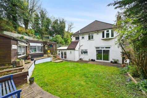 WH - 41 Rossdale - GardenB3 (1).JPG