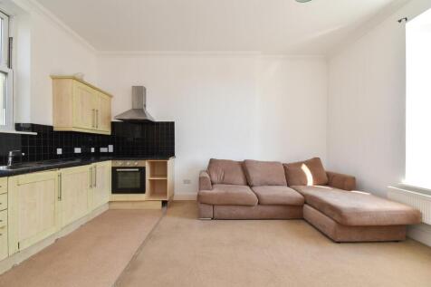 Living space &amp; kitchen