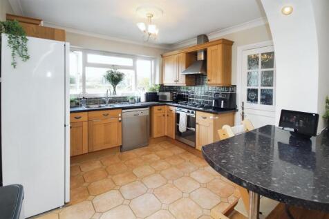 83bc5a78-Kitchen 202.JPG