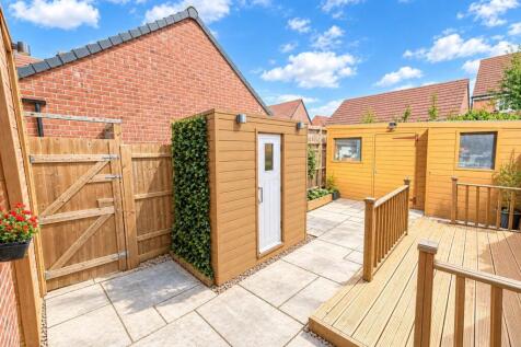Sunlit Modern Garden Courtyard.jpg