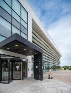 7 Lochside View  Entrance.jpg