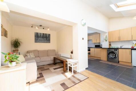 Kitchen: