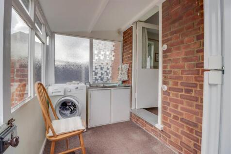 61 LUCERNE WALK WICKFORD-7.jpg