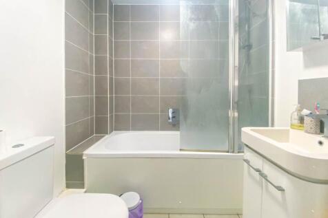 3 Iford Bathroom-2