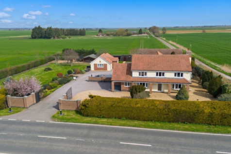 Set in the beautiful Lincolnshire countryside, thi